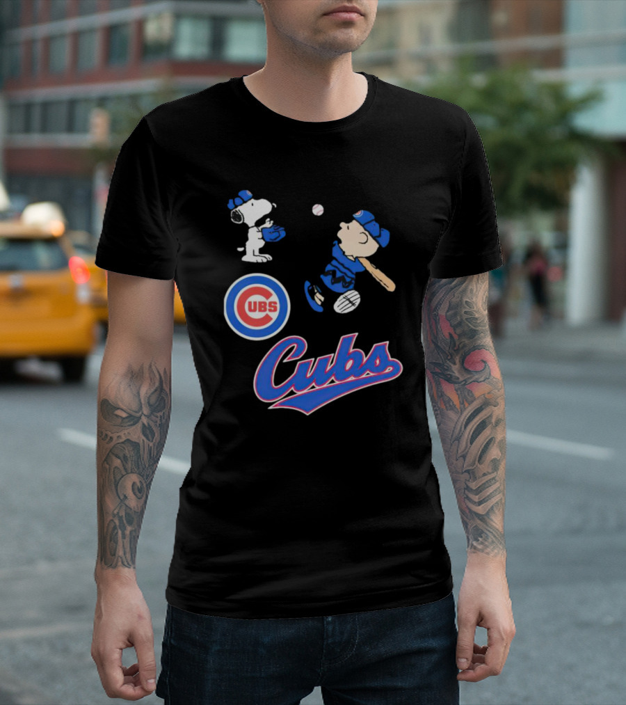 Snoopy And Charlie Brown In Chicago Cubs Baseball Uniforms T-Shirt