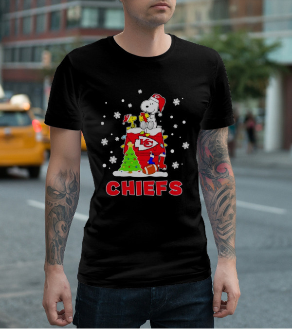 Kansas City Chiefs Christmas Snoopy Woodstock Dog House T-Shirt