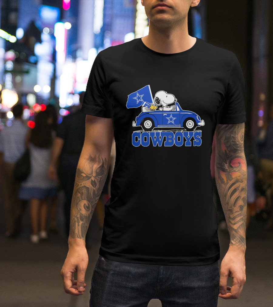 Snoopy And Woodstock Driving Car Cowboys Flag T-Shirt