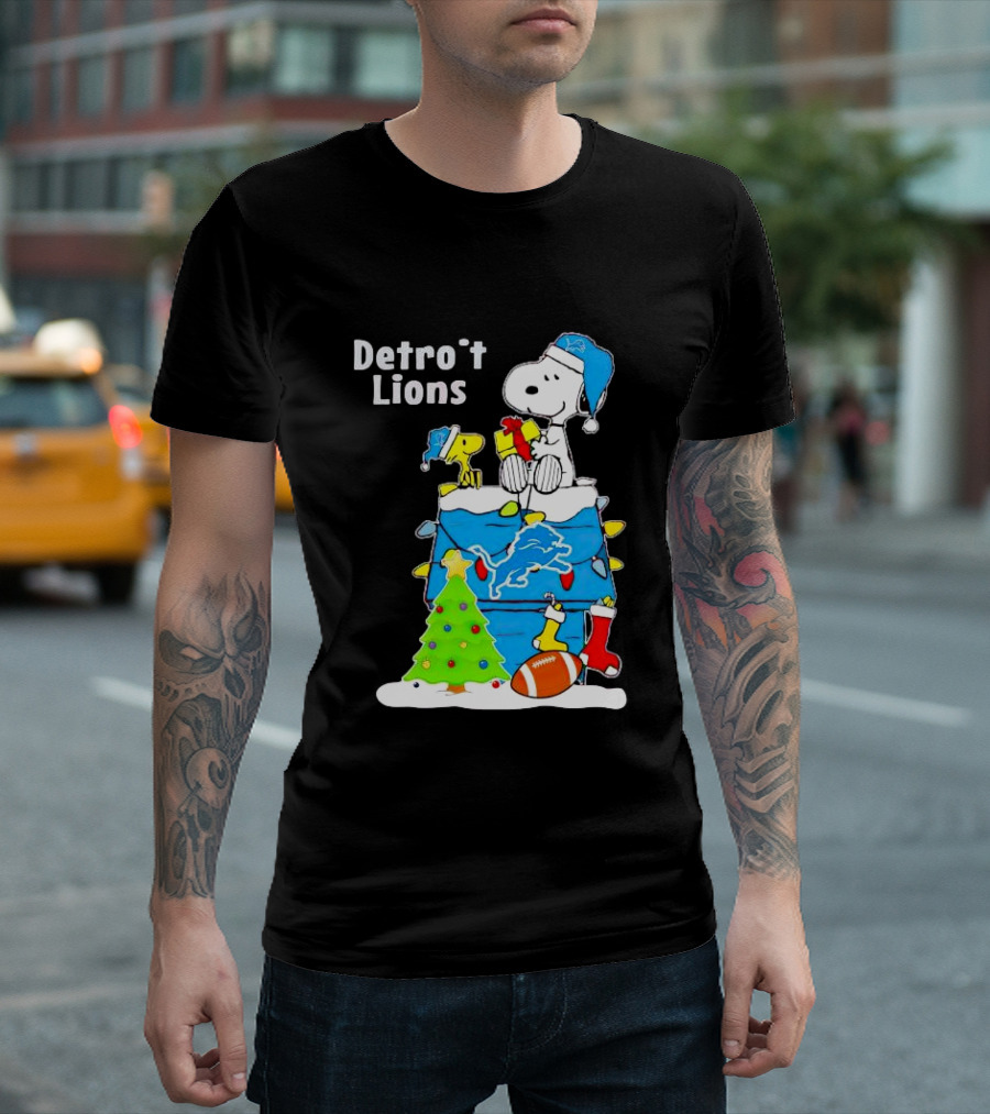 Snoopy and Woodstock Detroit Lions Christmas Igloo with Football and Tree T-Shirt