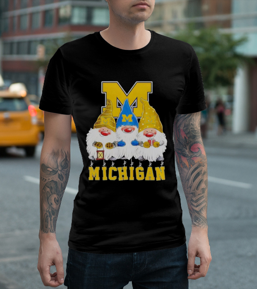 Gnomies Michigan Wolverines Christmas Festive Gnome Trio with Gifts and Lantern T-Shirt