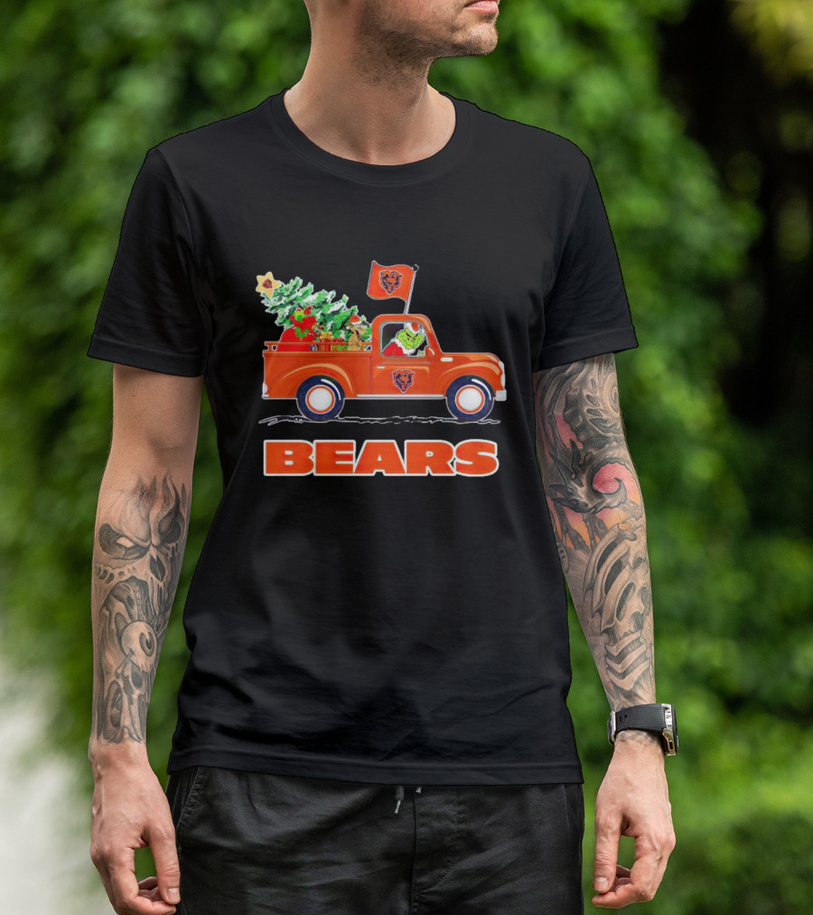 Grinch Driving Christmas Truck With Chicago Bears T-Shirt