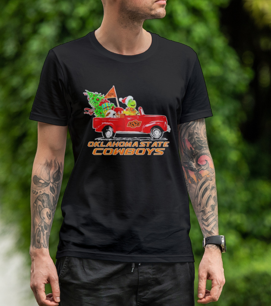 Oklahoma State Cowboys Christmas Grinch And Dog Driving Red OSU Car With Tree And Presents T-Shirt