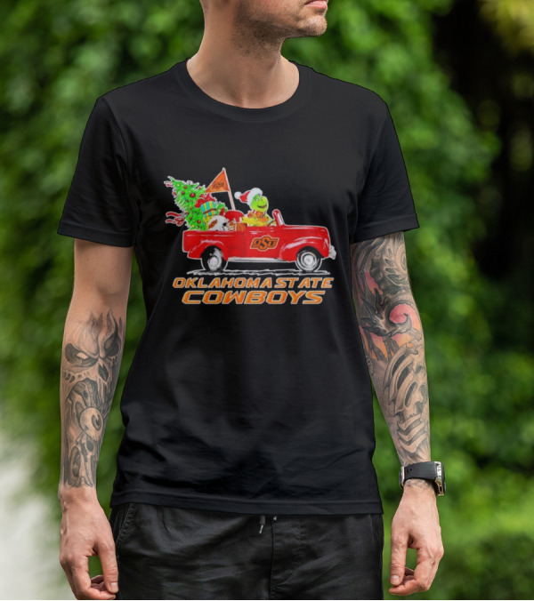 Oklahoma State Cowboys Christmas Grinch And Dog Driving Red OSU Car With Tree And Presents T-Shirt
