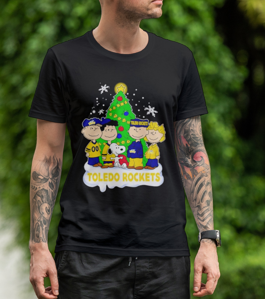Peanuts Toledo Rockets Christmas Tree With Snoopy And Friends T-Shirt