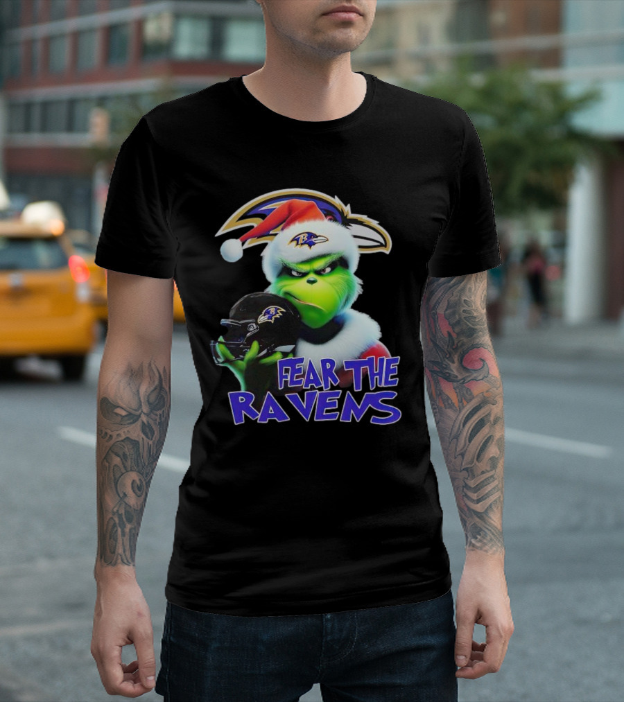 Grinch Wearing Santa Hat Holding Baltimore Ravens Helmet Fear the Ravens T-Shirt