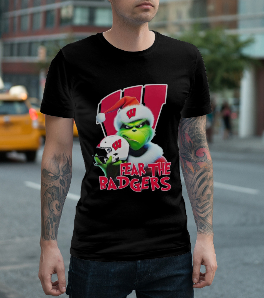 Grinch Fear the Badgers Wisconsin Christmas Football T-Shirt