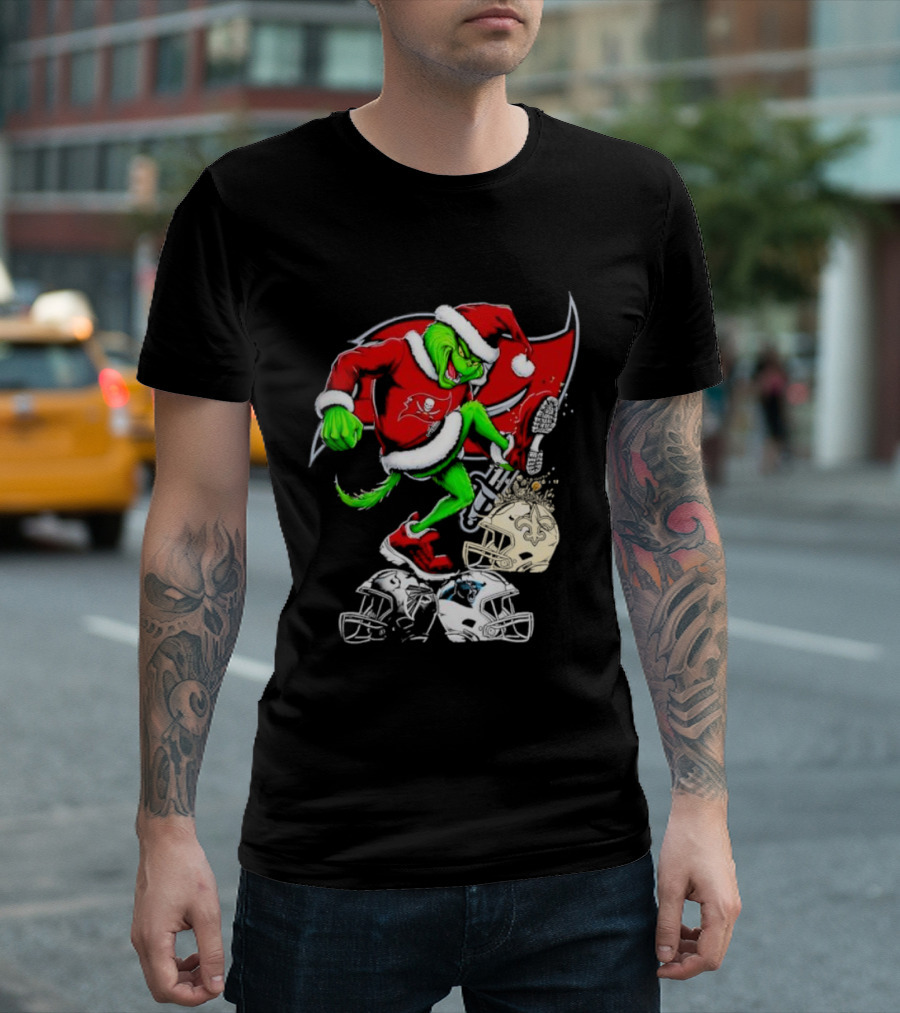 Tampa Bay Buccaneers Grinch Santa Stomping NFL Helmets Funny Christmas T-Shirt