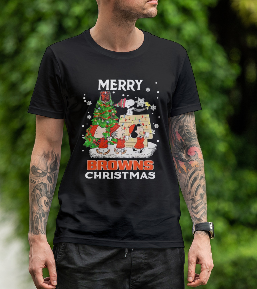 Peanuts Characters Merry Browns Christmas Cleveland Browns T-Shirt