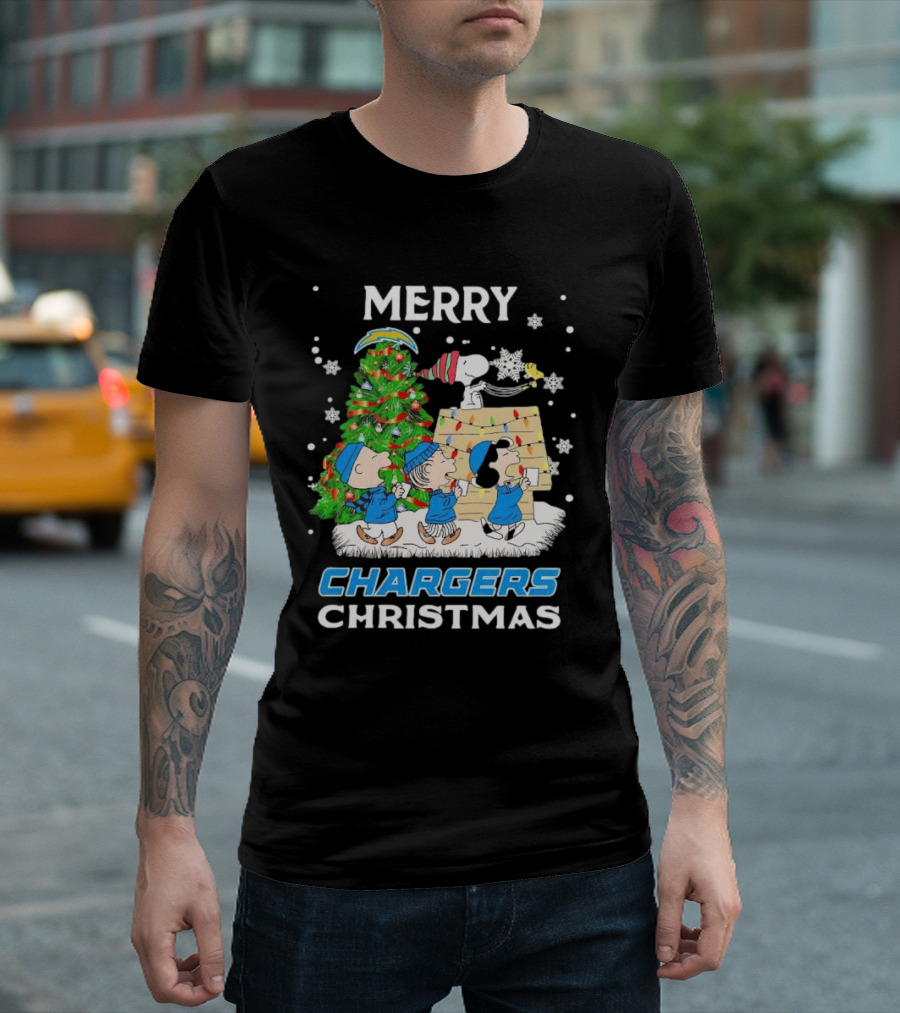 Merry Chargers Christmas Peanuts Characters T-Shirt