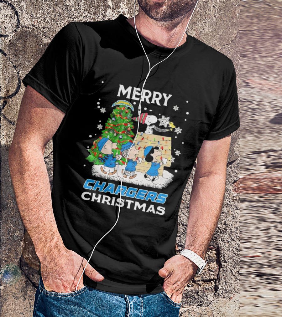 Merry Chargers Christmas Peanuts Characters T-Shirt