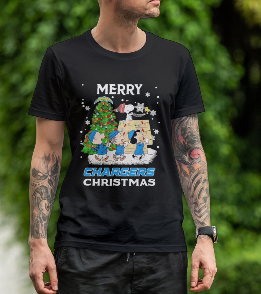 Merry Chargers Christmas Peanuts Characters T-Shirt