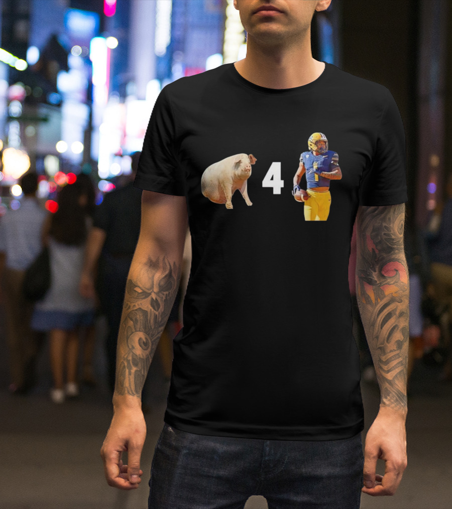 Hogs 4 Ott Heisman Football Player Pig Image T-Shirt
