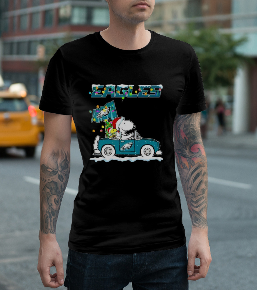 Eagles Snoopy Woodstock Christmas Driving Philadelphia Car T-Shirt