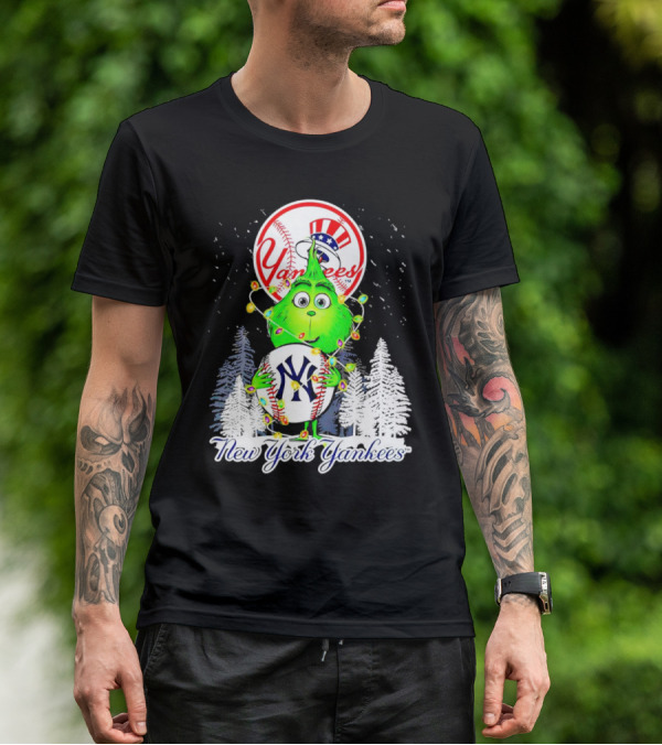 New York Yankees Grinch Christmas Hug With Baseball And Trees T-Shirt