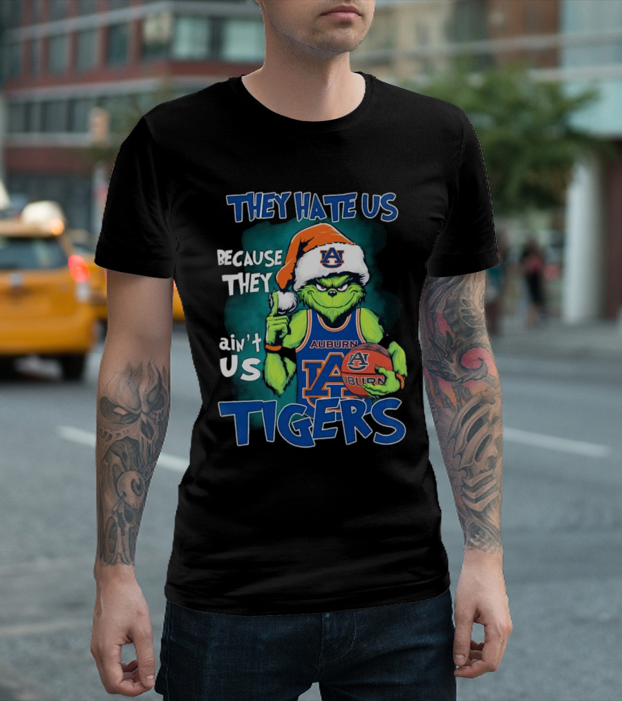 Auburn Tigers Grinch They Hate Us Because They Ain’t Us Santa Hat Basketball T-Shirt