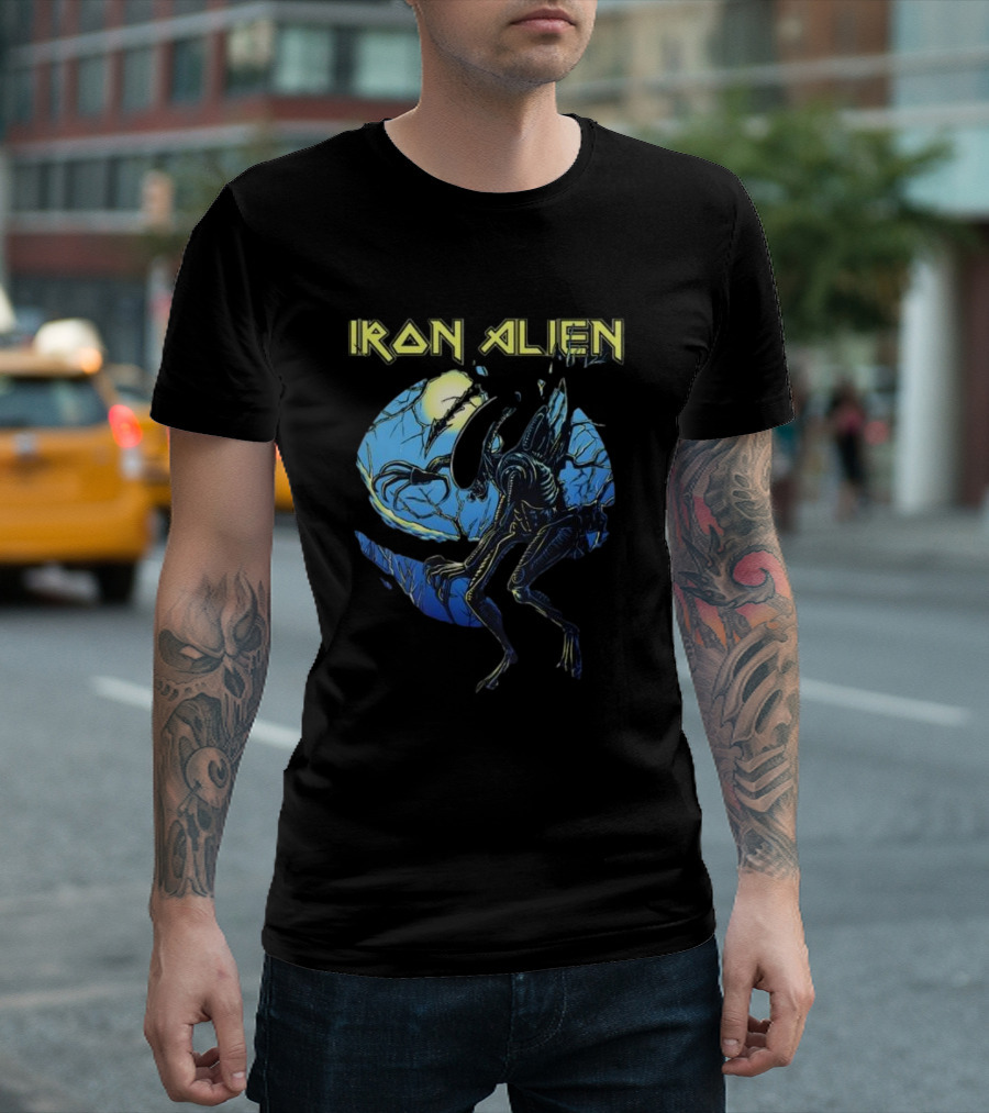 Iron Alien Xenomorph Moonlight Scene T-Shirt