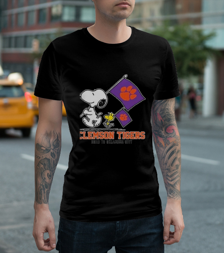 Snoopy And Woodstock Clemson Tigers Journey To Oklahoma City With Paw Flags T-Shirt