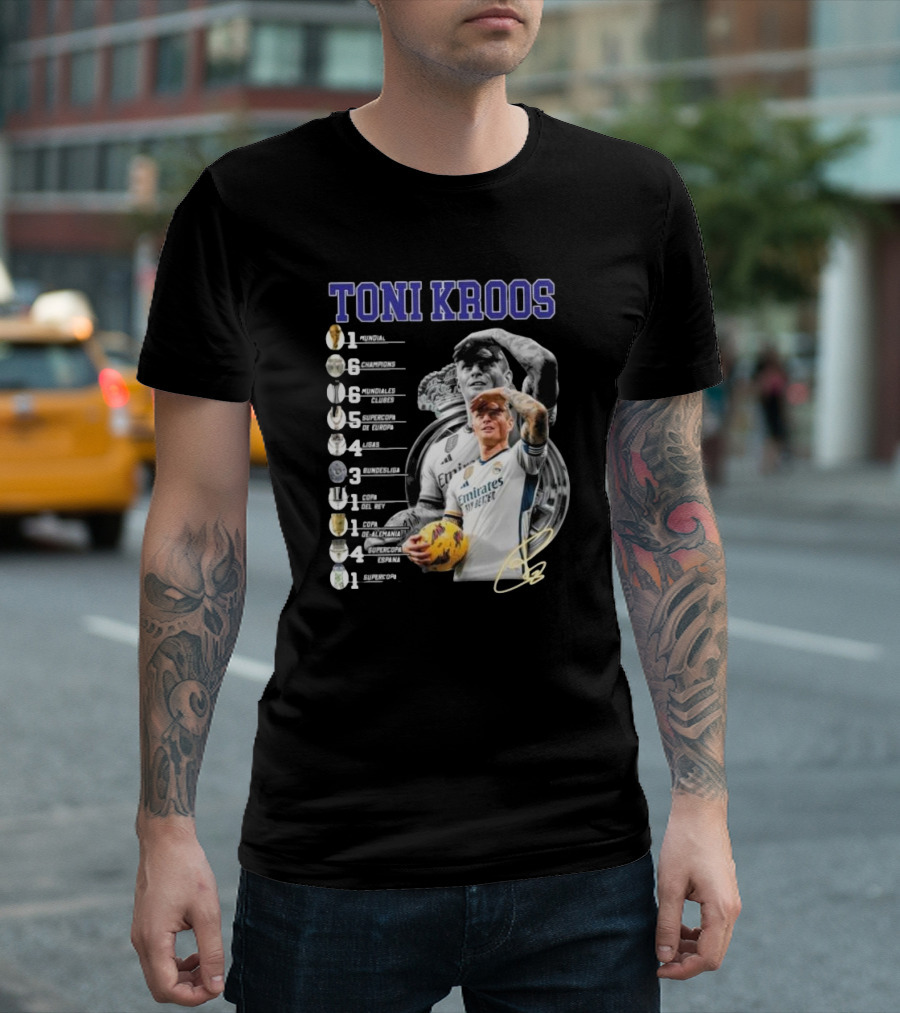 Toni Kroos Mundial Champions Mundials Clubes Supercopa Europa Ligas Bundesliga Copa Del Rey Alemania Supercopa España T-Shirt
