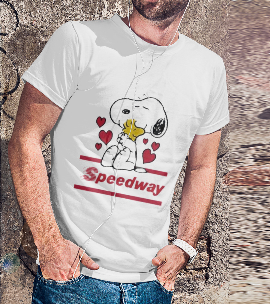 Snoopy Holding Woodstock Surrounded By Hearts Speedway T-Shirt