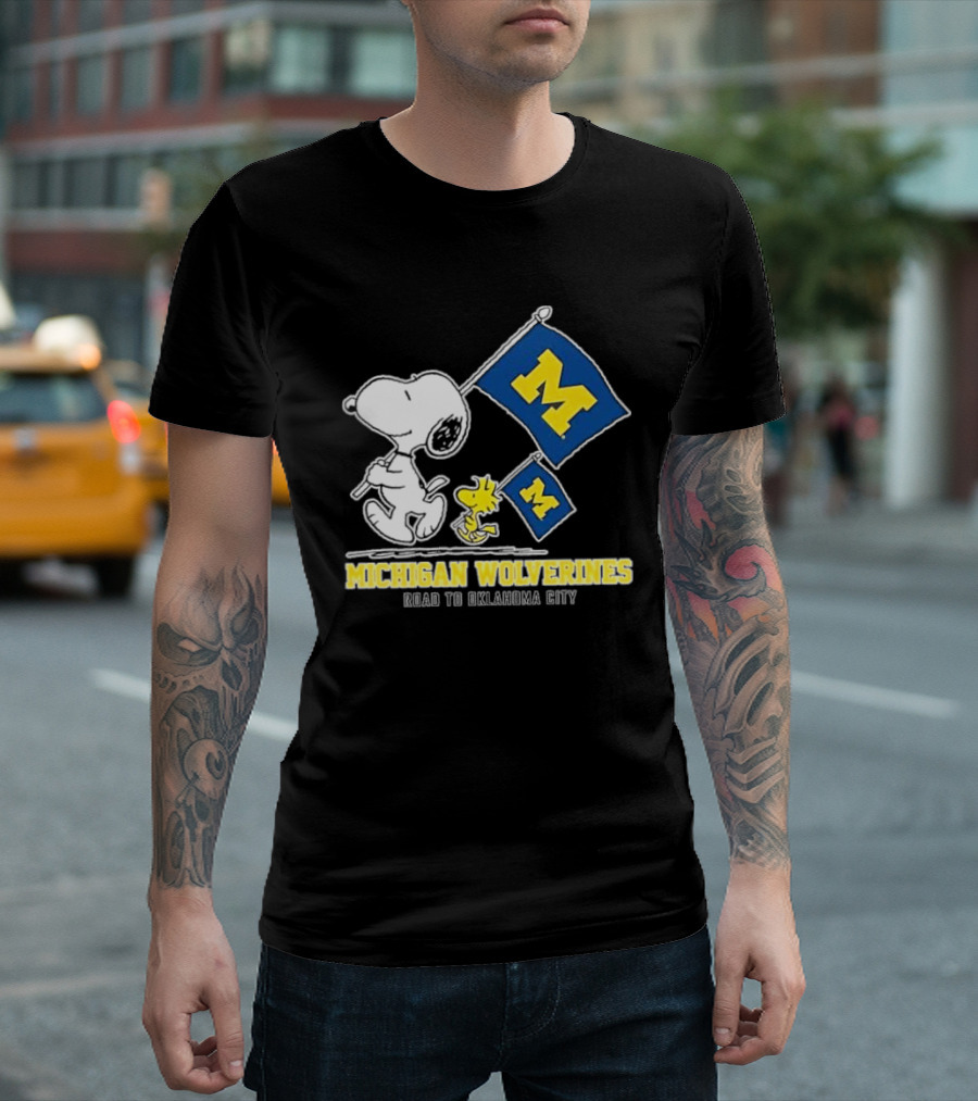 Snoopy and Woodstock Michigan Wolverines Flags Road to Oklahoma City T-Shirt