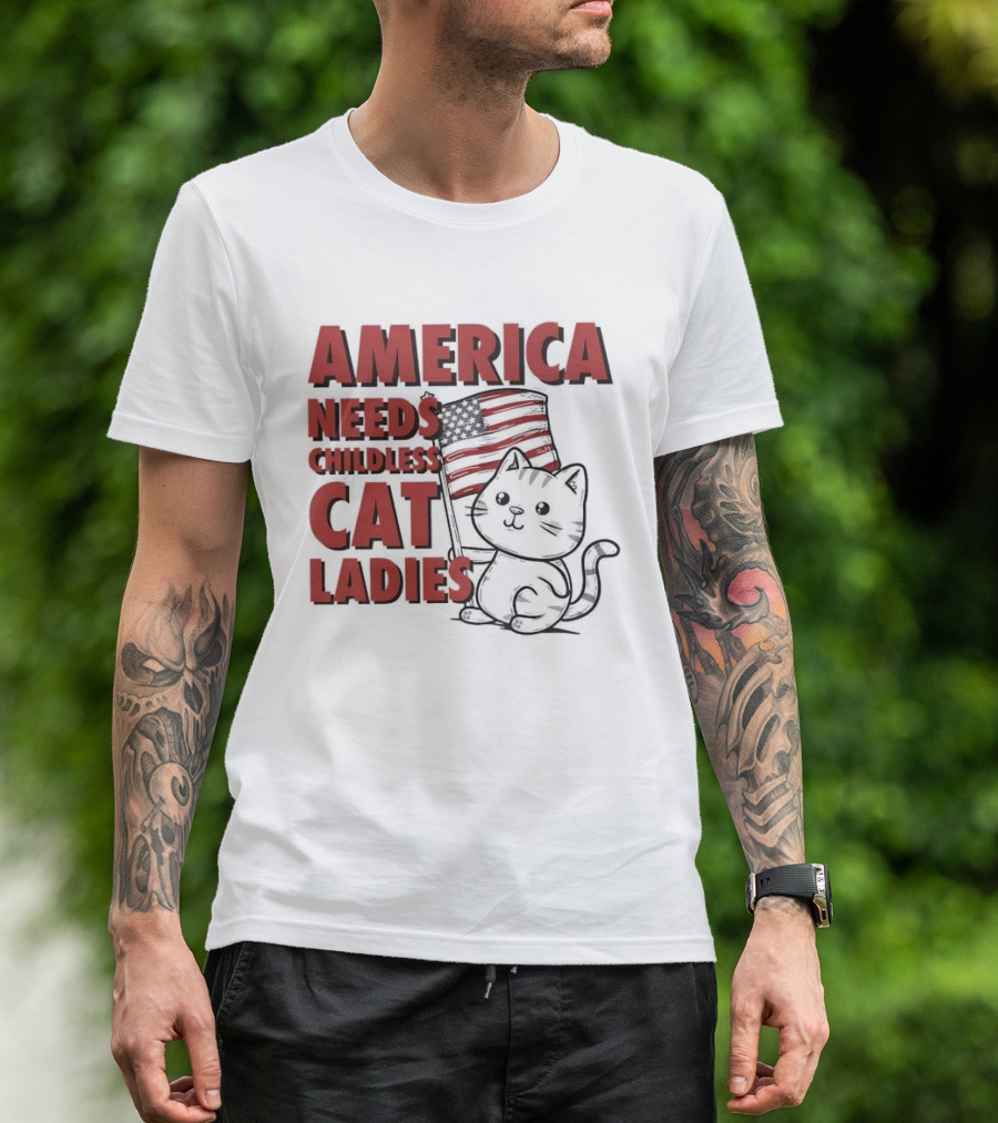 America Needs Childless Cat Ladies Cat With American Flag T-Shirt
