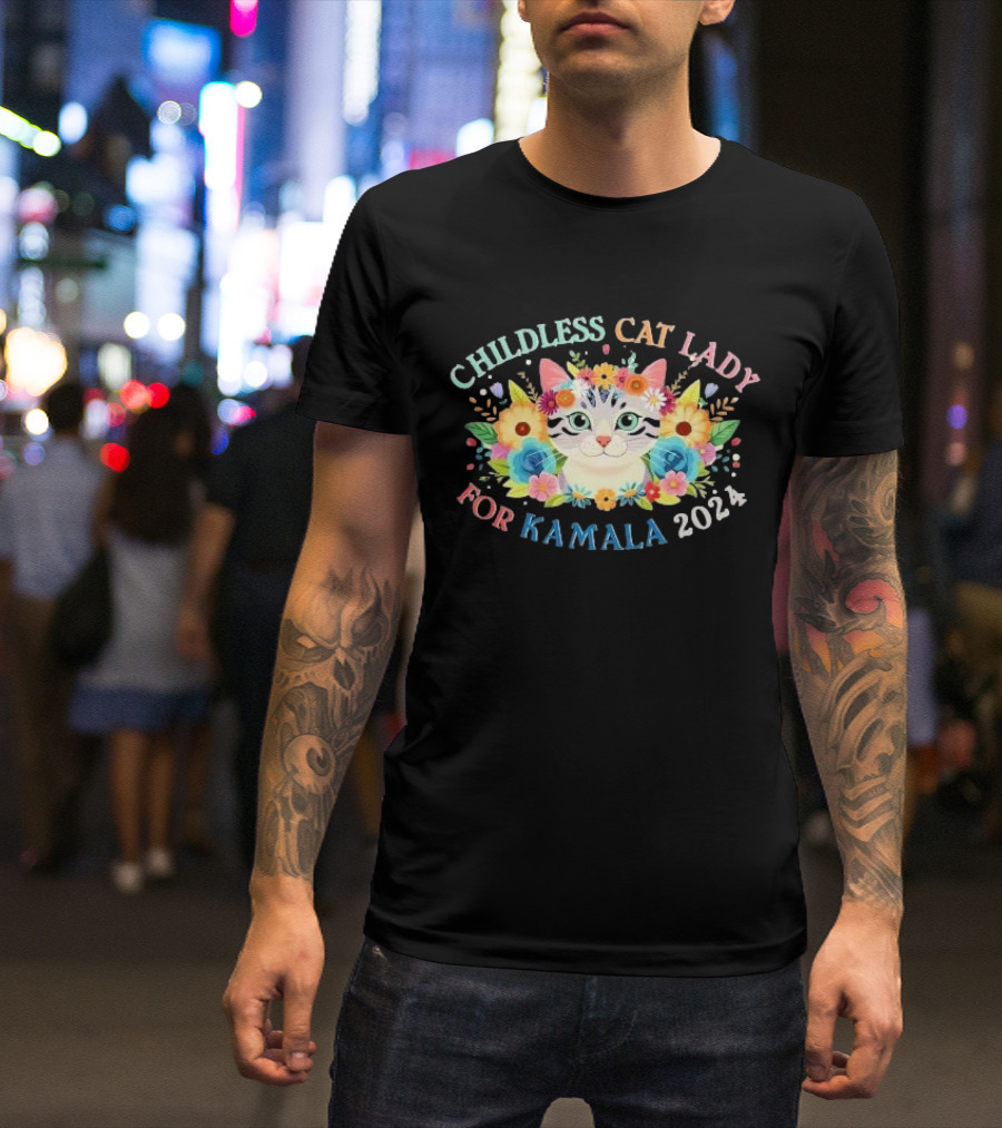 Childless Cat Lady For Kamala 2024 Election Cute Cat And Flowers Vote Blue T-Shirt