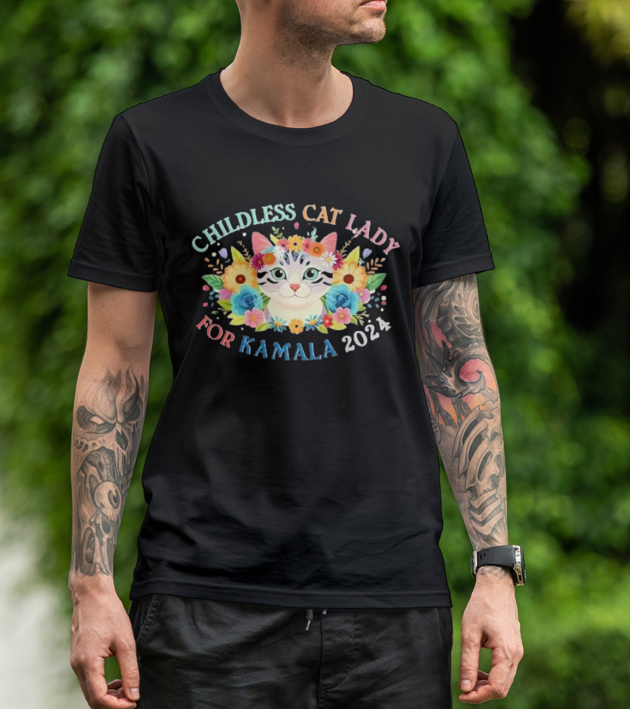 Childless Cat Lady For Kamala 2024 Election Cute Cat And Flowers Vote Blue T-Shirt