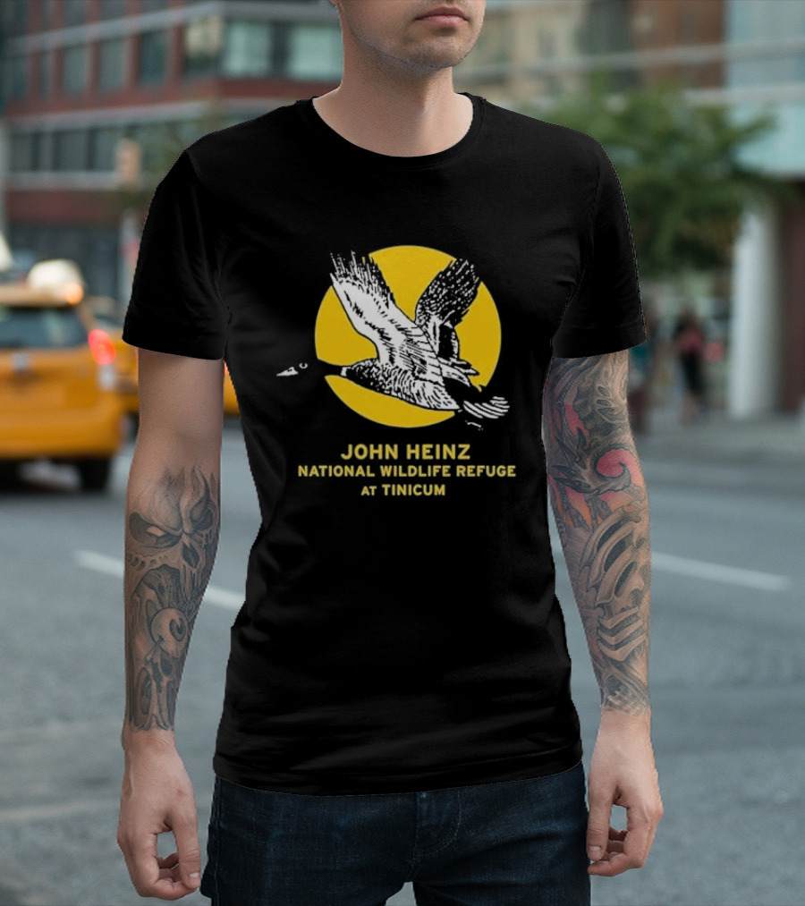 JOHN HEINZ NATIONAL WILDLIFE REFUGE AT TINICUM FLYING GOOSE SILHOUETTE WITH YELLOW SUN BACKGROUND T-Shirt