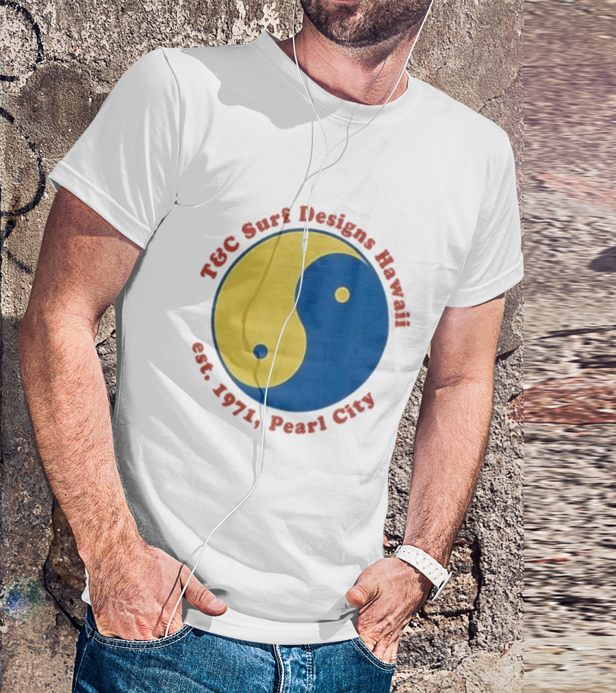T&C Surf Designs Hawaii Est 1971 Pearl City Yin Yang T-Shirt