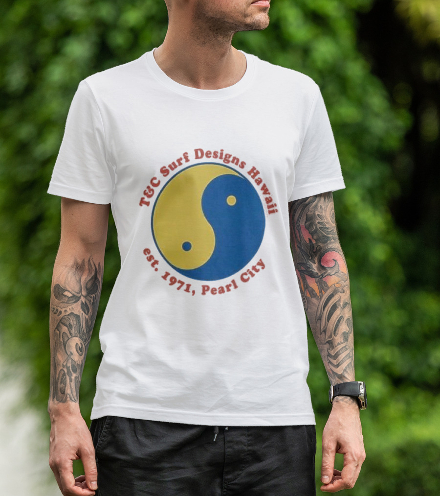 T&C Surf Designs Hawaii Est 1971 Pearl City Yin Yang T-Shirt