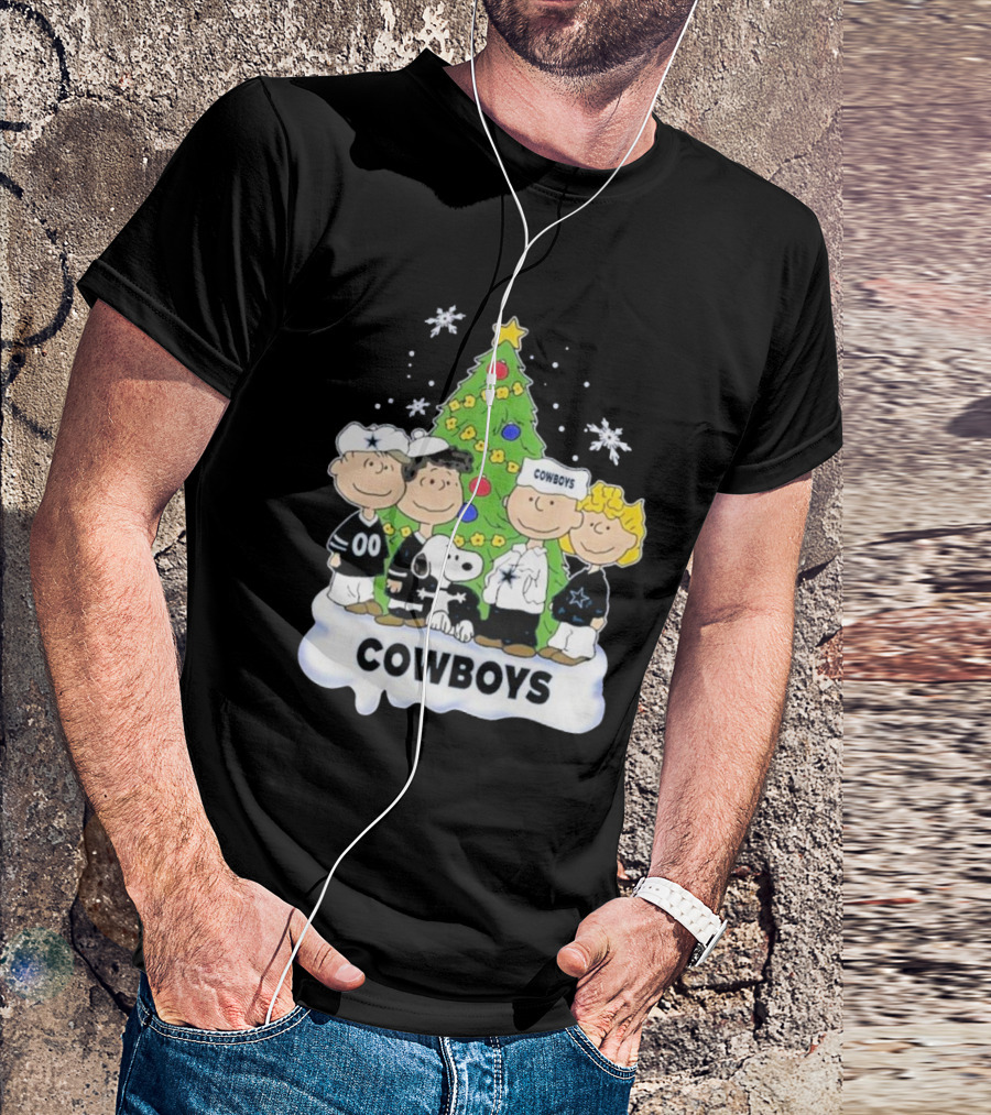 Cowboys Christmas With Snoopy And Peanuts Friends Holiday Tree T-Shirt