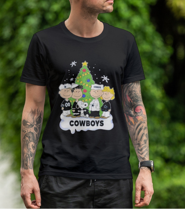 Cowboys Christmas With Snoopy And Peanuts Friends Holiday Tree T-Shirt