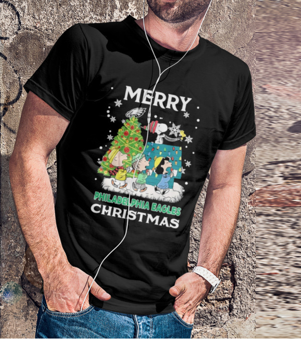 Merry Philadelphia Eagles Christmas Charlie Brown Snoopy Woodstock T-Shirt