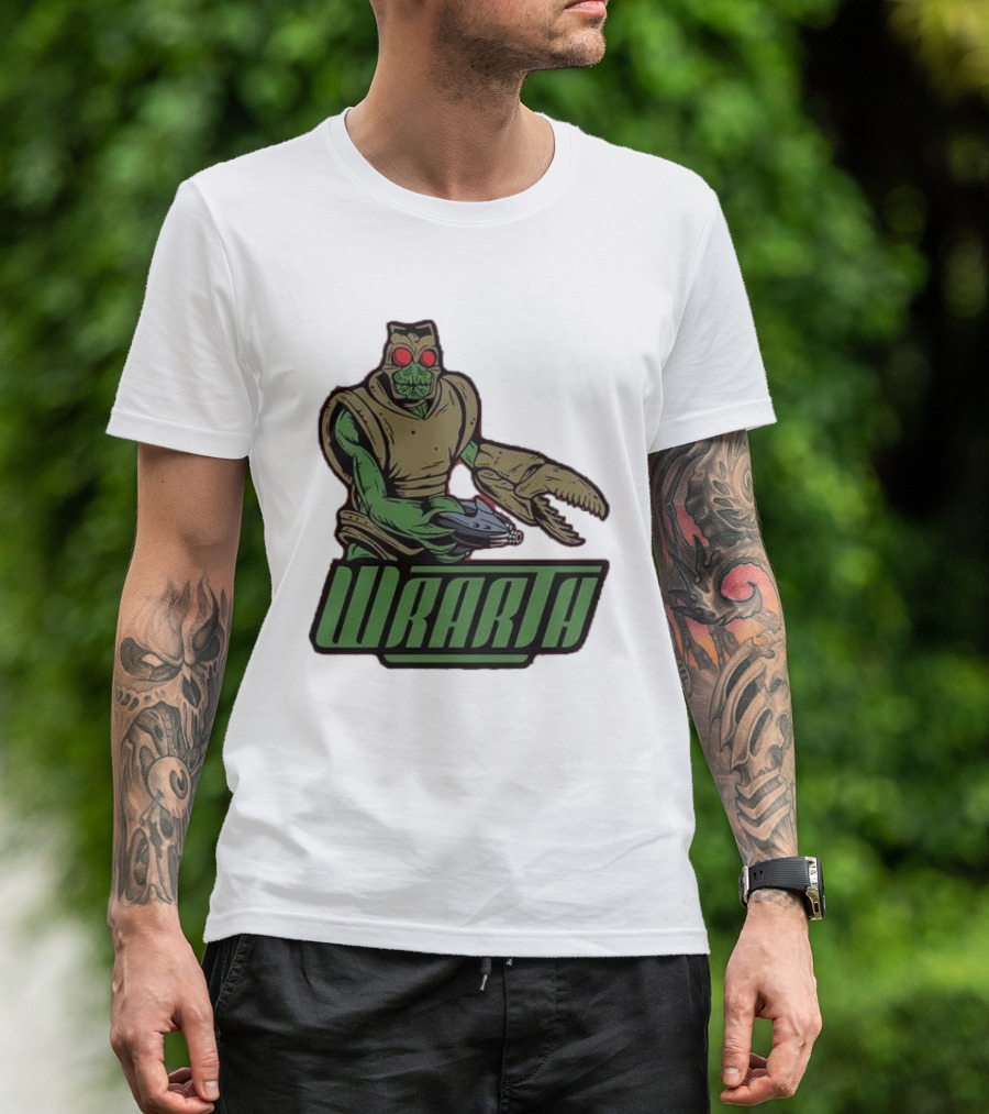 Wrarth Warrior Doctor Who Alien Creature With Claws And Spaceship Gun T-Shirt