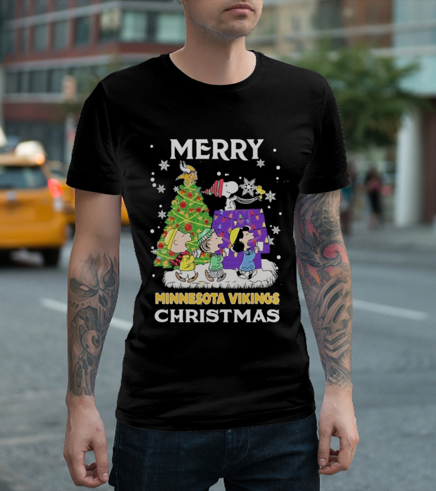 Merry Christmas Minnesota Vikings Snoopy Peanuts Holiday T-Shirt