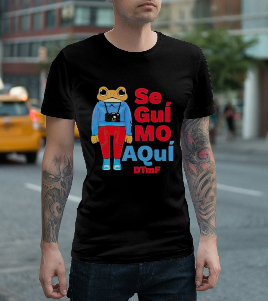 Se Guí Mo Aquí DTMF Frog with Camera T-Shirt