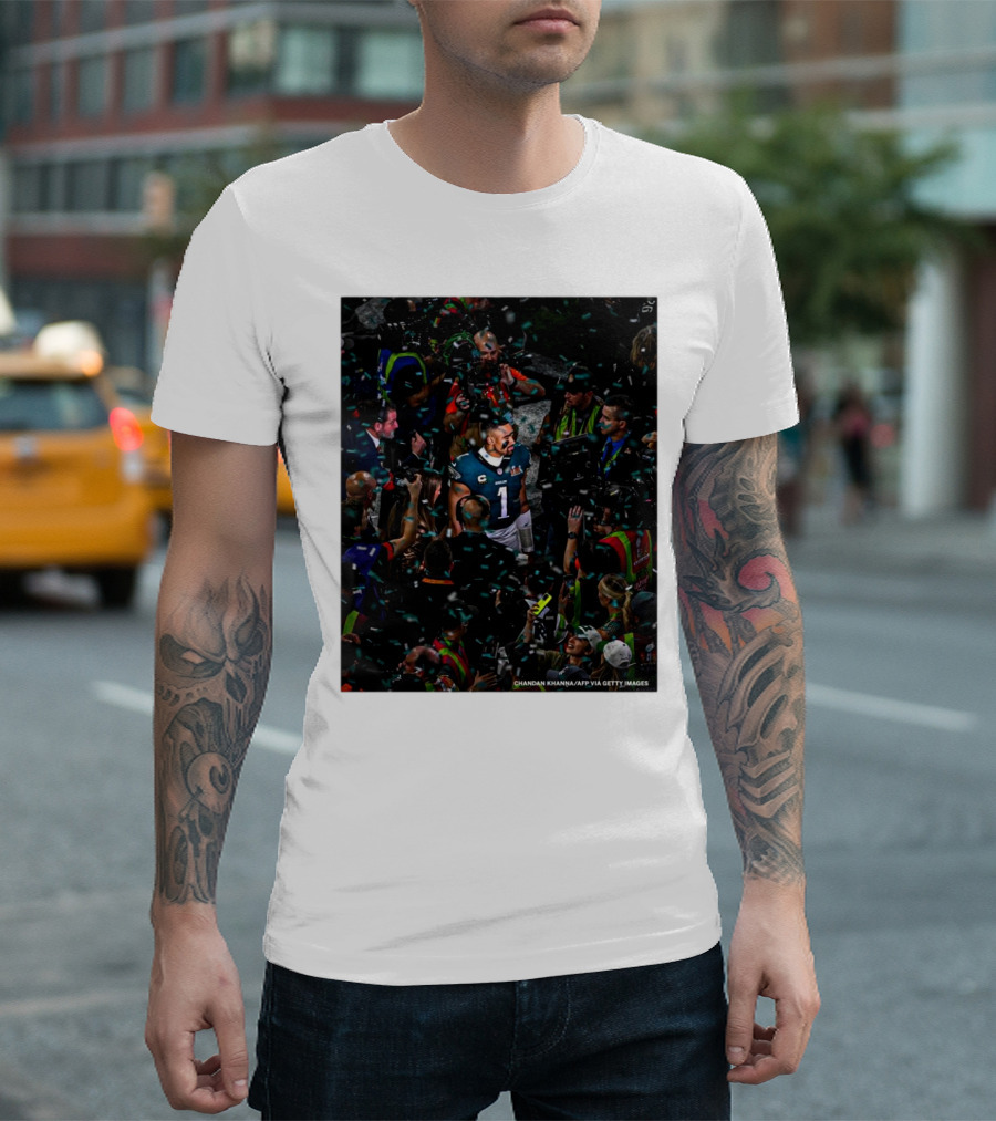 CHANDAN KHANNA AFP JALEN HURTS CONFETTI PHILADELPHIA EAGLES LIX T-Shirt