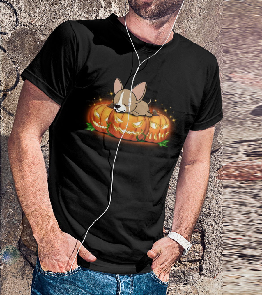 Chihuahua Sleeping On Halloween Pumpkins With Glowing Jack-O-Lanterns T-Shirt