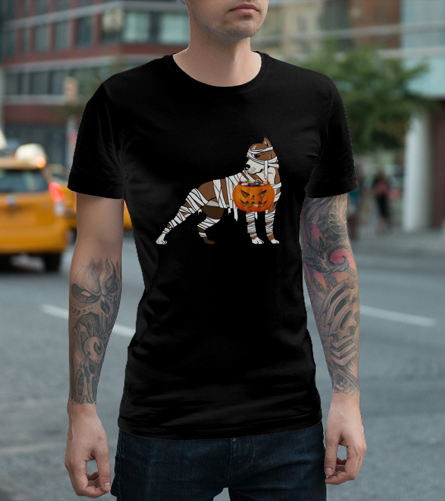 Halloween Mummy Wrapped Pitbull With Jack-O'-Lantern Pumpkin Basket T-Shirt