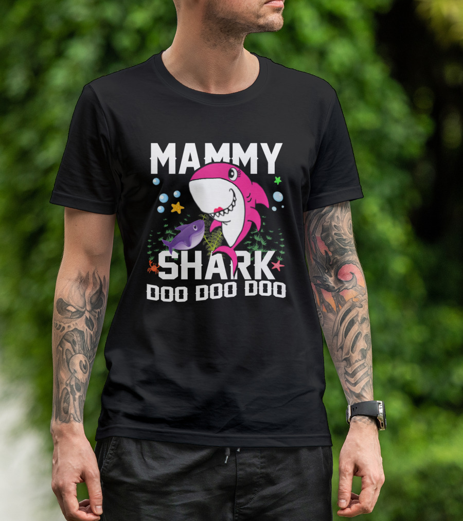 Mammy Shark Doo Doo Doo Pink Shark Starfish Bubbles Underwater Scene T-Shirt