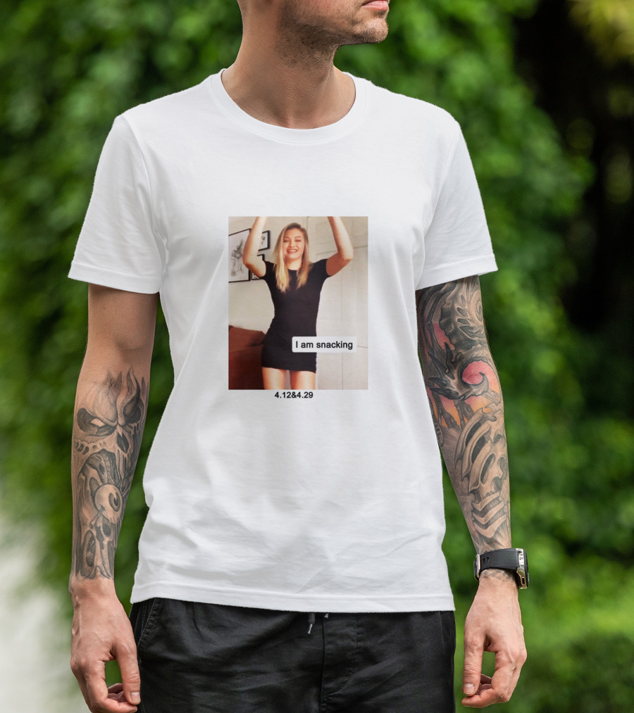 I Am Snacking 4.1284.29 T-Shirt