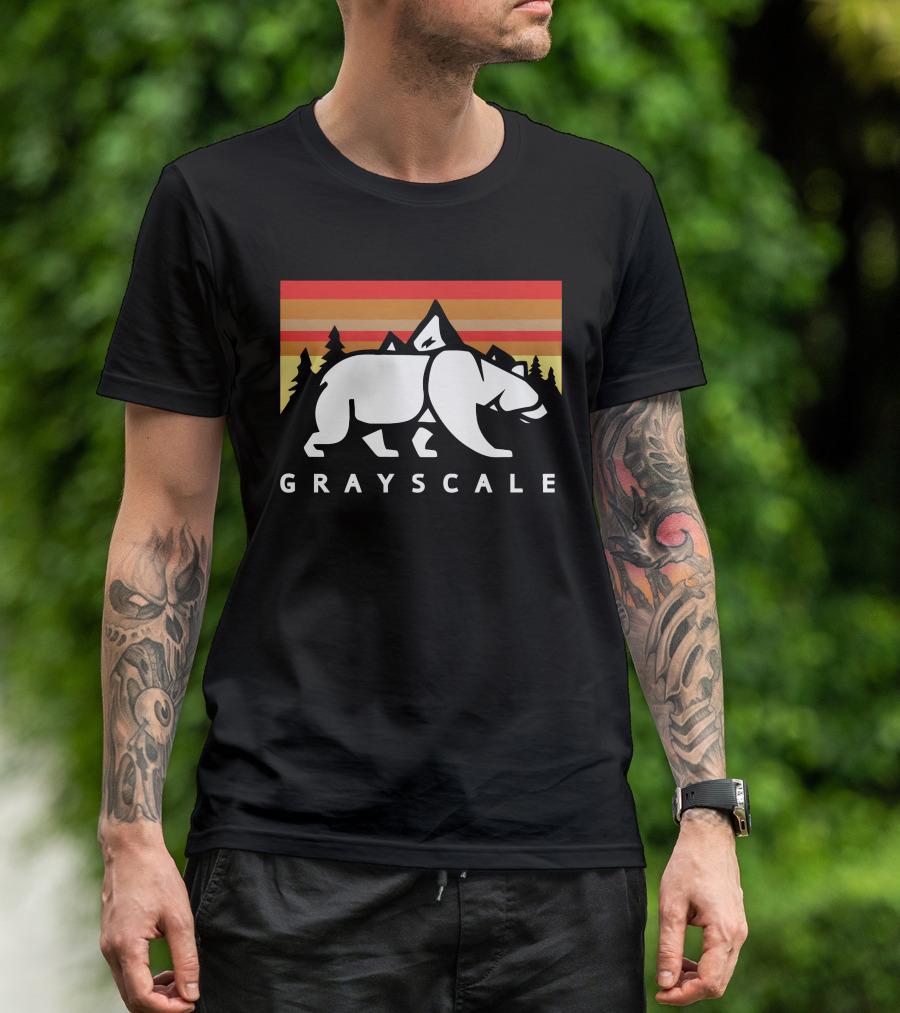GRAYSCALE Bear And Mountains Retro Sunset T-Shirt