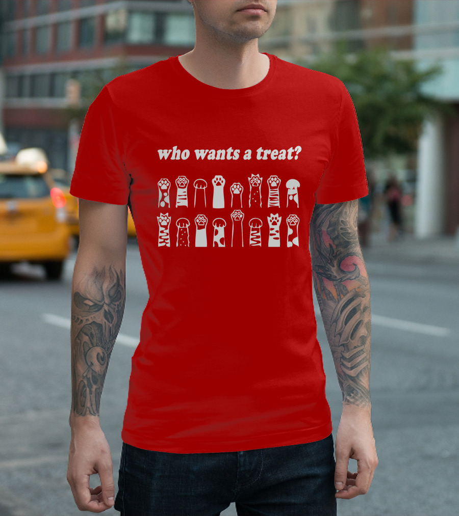 who wants a treat paws up animal lovers T-Shirt