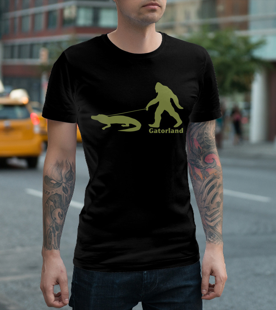 Cvpayne Bigfoot Walking Alligator Gatorland T-Shirt