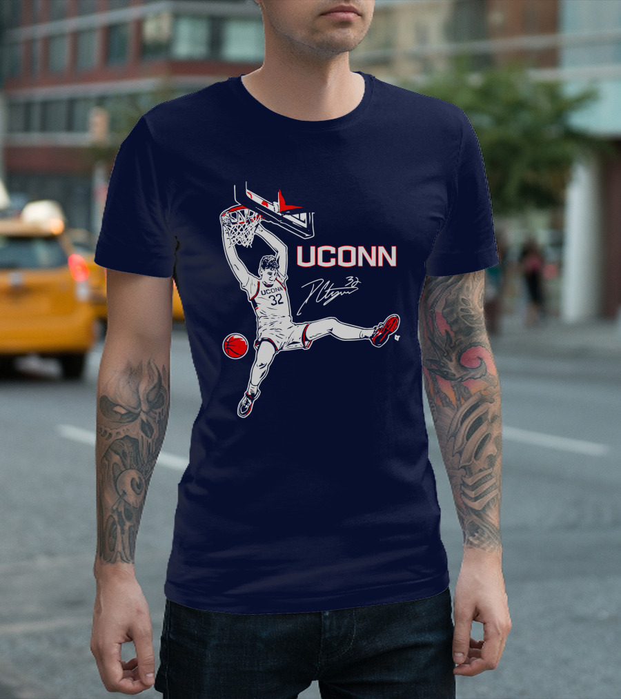UConn Basketball Donovan Clingan Slam Dunk Signature 32 T-Shirt