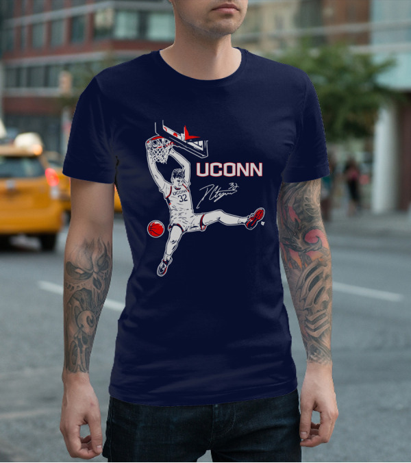 UConn Basketball Donovan Clingan Slam Dunk Signature 32 T-Shirt