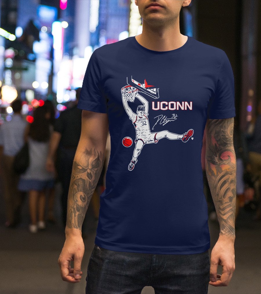 UConn Basketball Donovan Clingan Slam Dunk Signature 32 T-Shirt