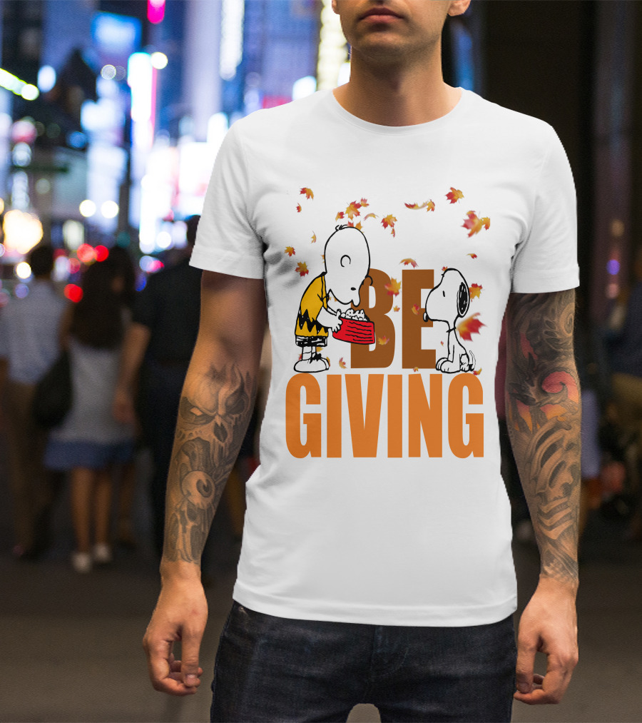 Charlie Brown And Snoopy Be Giving Thanksgiving Day Leaves T-Shirt