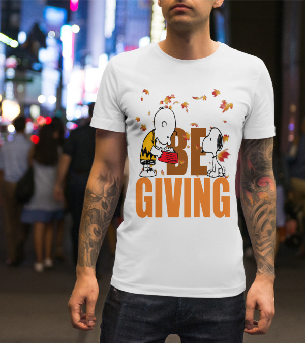 Charlie Brown And Snoopy Be Giving Thanksgiving Day Leaves T-Shirt